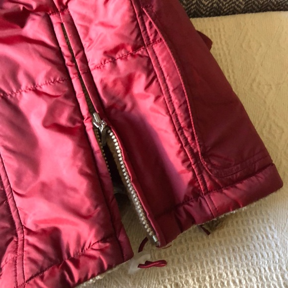 Reversible red/tan vest - Picture 8 of 14